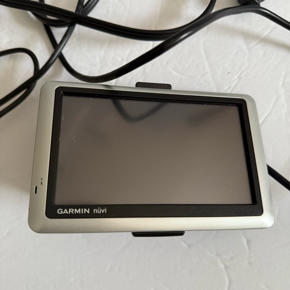 Garmin Nuvi GPS Navigator - Picture 4 of 7